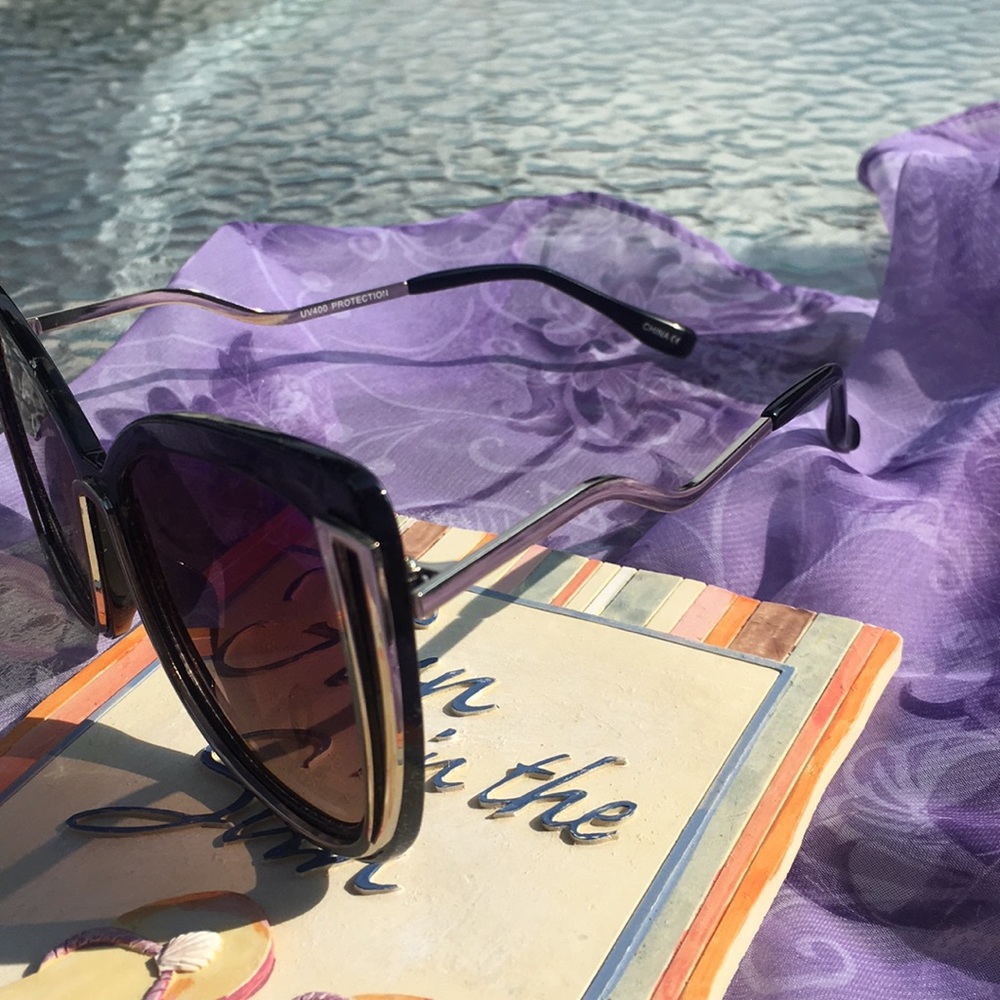 Sunglasses - Picture 4 of 5